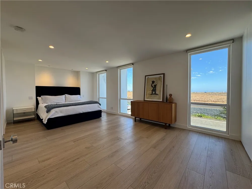 3981 Warner Avenue Huntington Beach, CA 92649