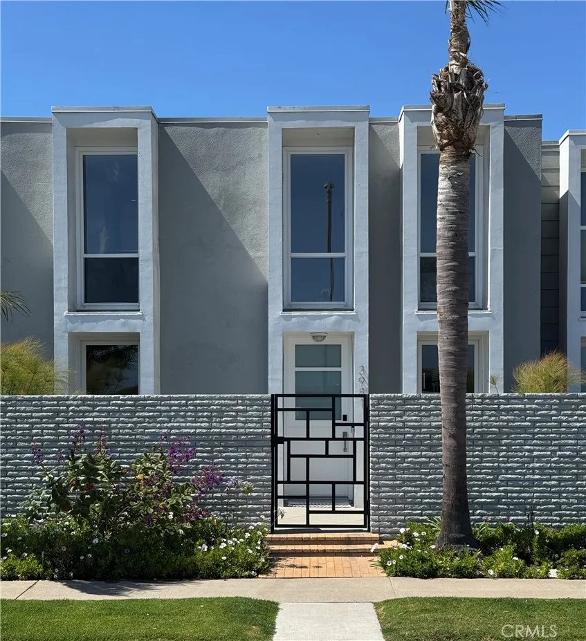 3981 Warner Avenue Huntington Beach, CA 92649