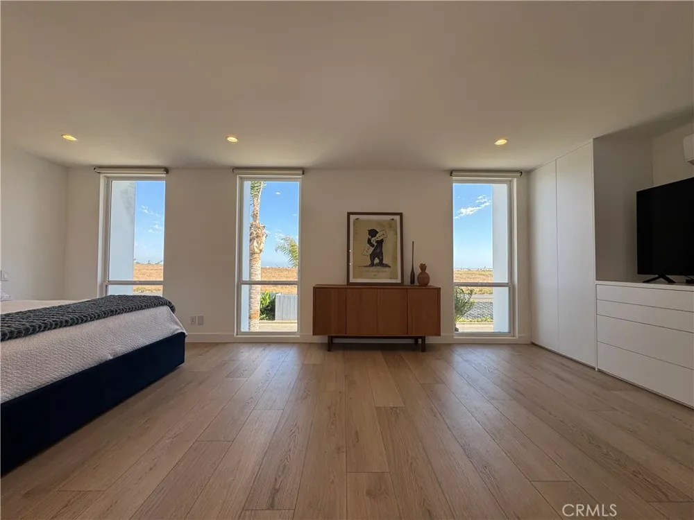 3981 Warner Avenue Huntington Beach, CA 92649