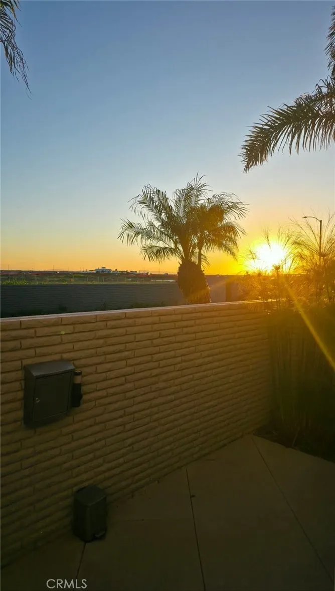 3981 Warner Avenue Huntington Beach, CA 92649