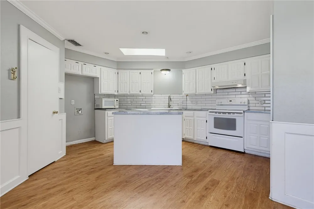 4205 Big Cyprus Corpus Christi, TX 78410