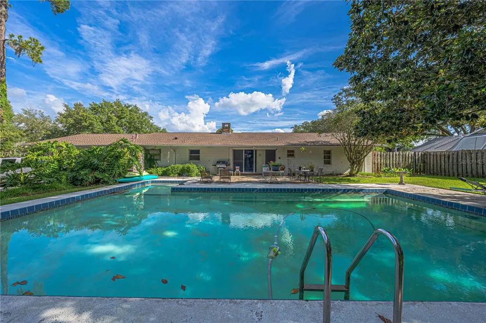 2137 SE 11TH STREET ocala, FL 34471