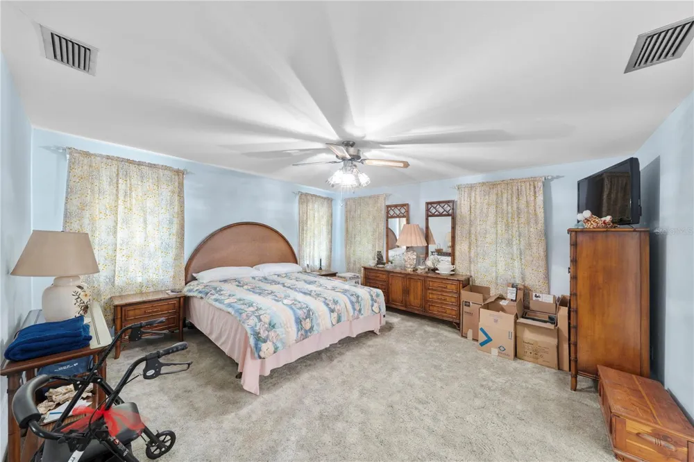 2137 SE 11TH STREET ocala, FL 34471