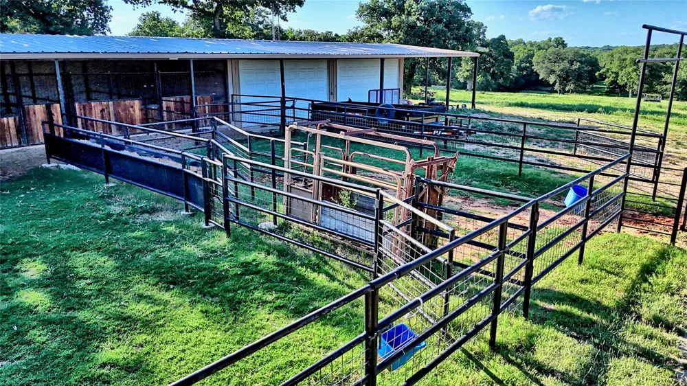 7912 Fm 1956 Nocona, TX 76255