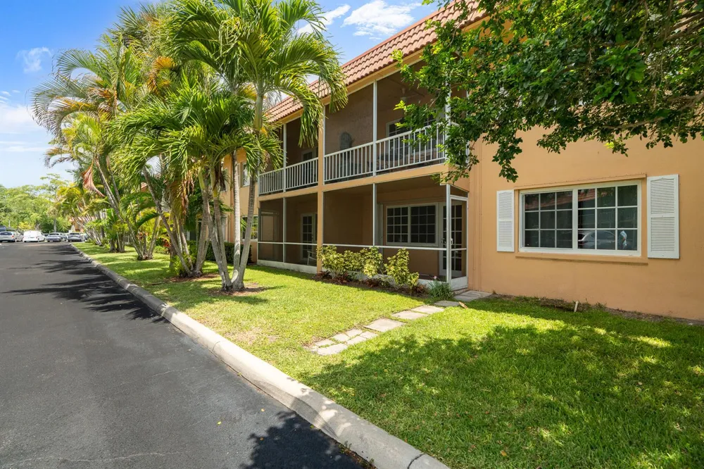 1940 NE 2nd Avenue #106j Wilton Manors, FL 33305