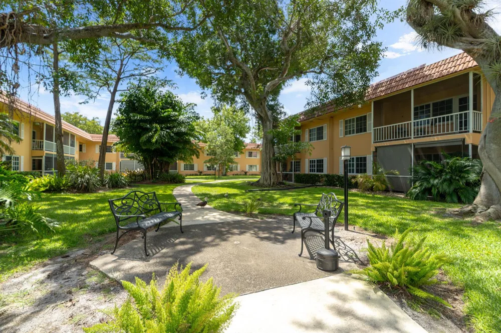 1940 NE 2nd Avenue #106j Wilton Manors, FL 33305