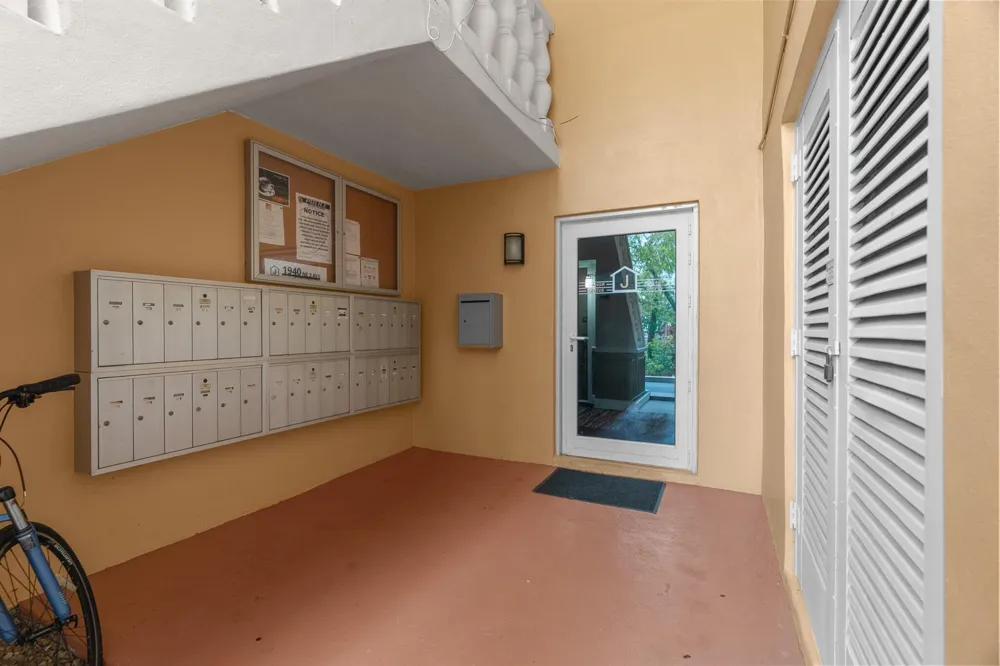 1940 NE 2nd Avenue #106j Wilton Manors, FL 33305