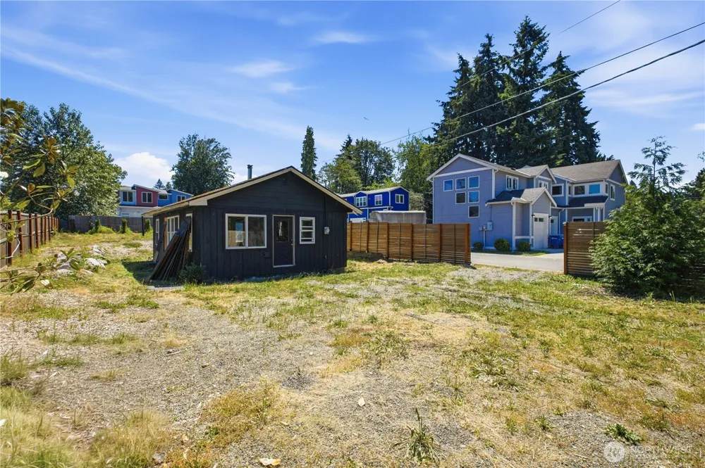 11410 8th Avenue S Burien, WA 98168