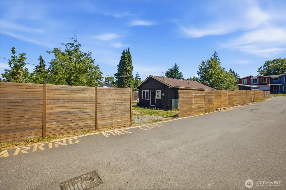 11410 8th Avenue S Burien, WA 98168