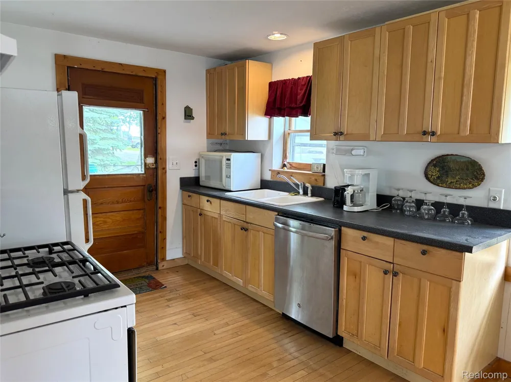 3786 W Houghton Lake Drive Denton Township, MI 48269