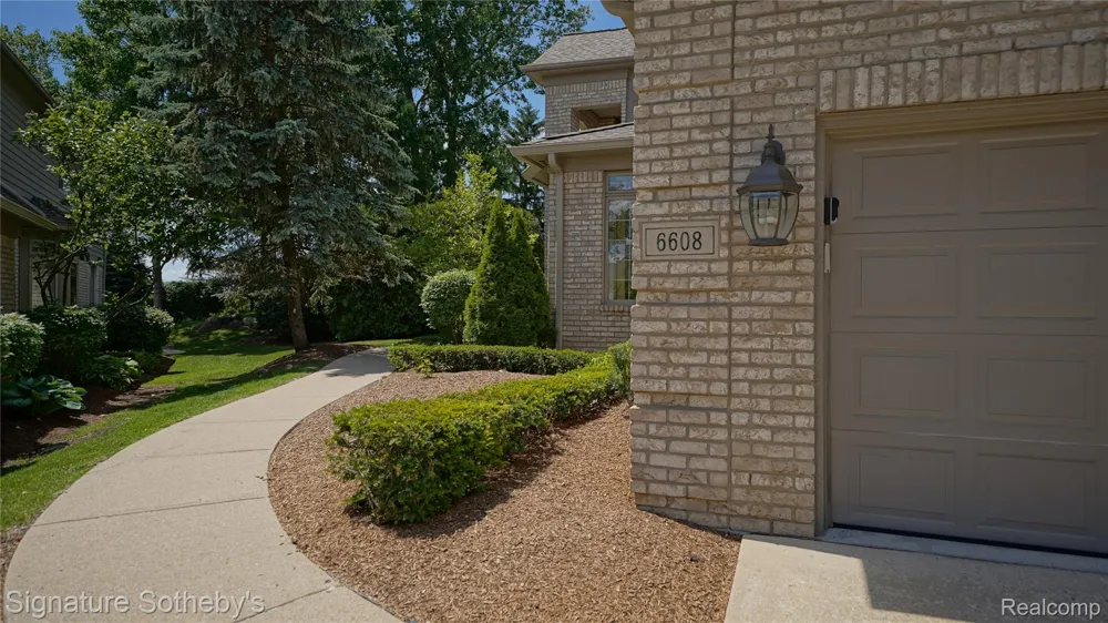 6608 ENCLAVE DRIVE Independence Charter Township, MI 48348