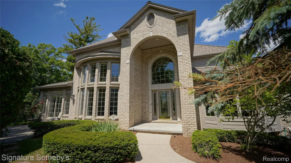 6608 ENCLAVE DRIVE Independence Charter Township, MI 48348