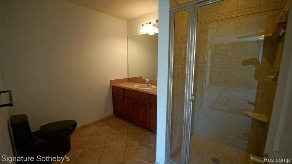 6608 ENCLAVE DRIVE Independence Charter Township, MI 48348