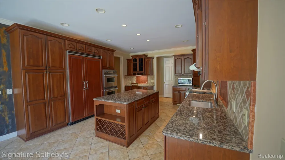 6608 ENCLAVE DRIVE Independence Charter Township, MI 48348