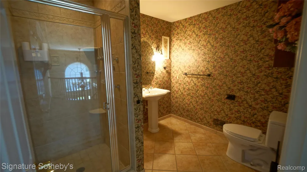 6608 ENCLAVE DRIVE Independence Charter Township, MI 48348