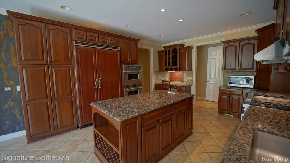 6608 ENCLAVE DRIVE Independence Charter Township, MI 48348