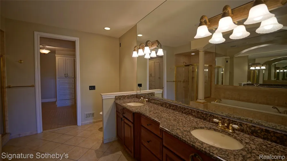 6608 ENCLAVE DRIVE Independence Charter Township, MI 48348