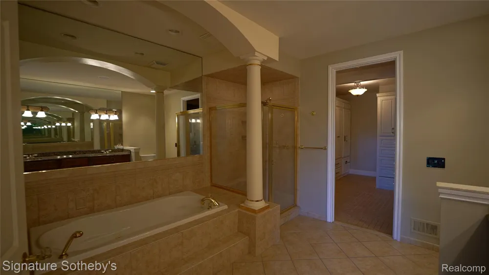 6608 ENCLAVE DRIVE Independence Charter Township, MI 48348