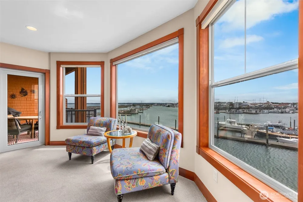 743 Neddie Rose Drive #204 Westport, WA 98595