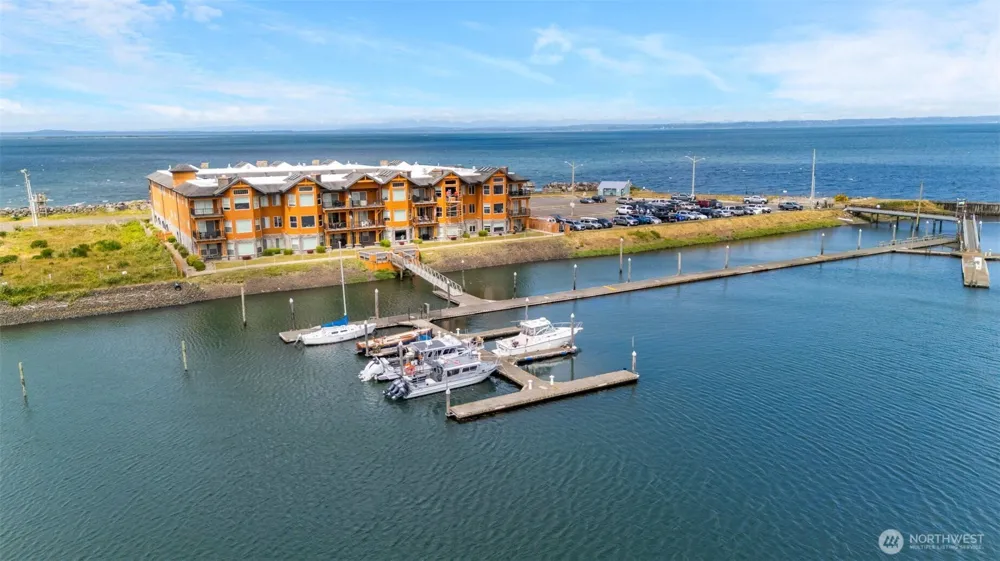 743 Neddie Rose Drive #204 Westport, WA 98595