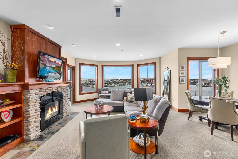 743 Neddie Rose Drive #204 Westport, WA 98595
