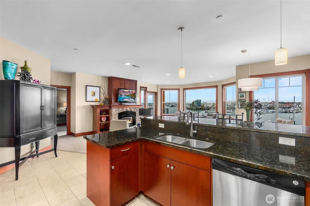743 Neddie Rose Drive #204 Westport, WA 98595