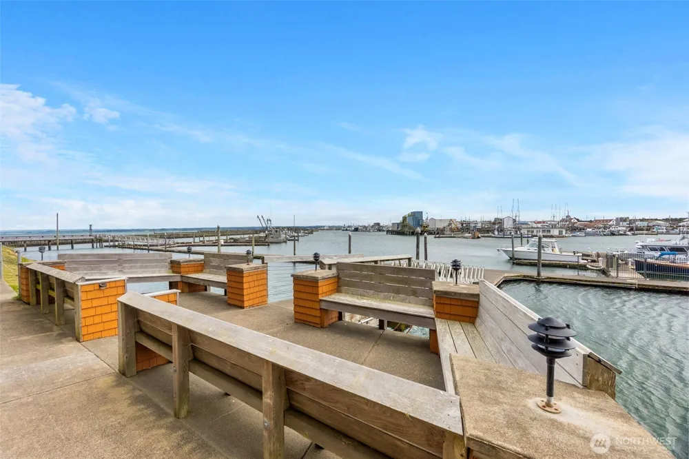 743 Neddie Rose Drive #204 Westport, WA 98595