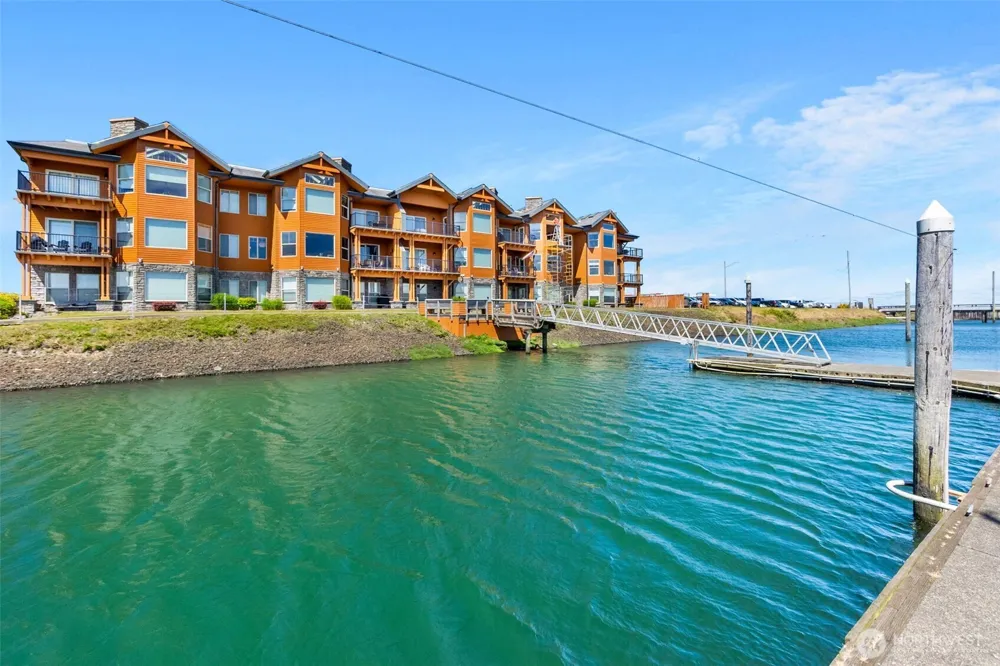 743 Neddie Rose Drive #204 Westport, WA 98595