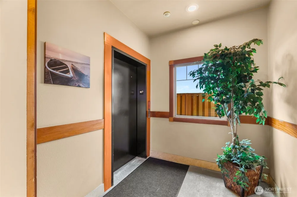 743 Neddie Rose Drive #204 Westport, WA 98595