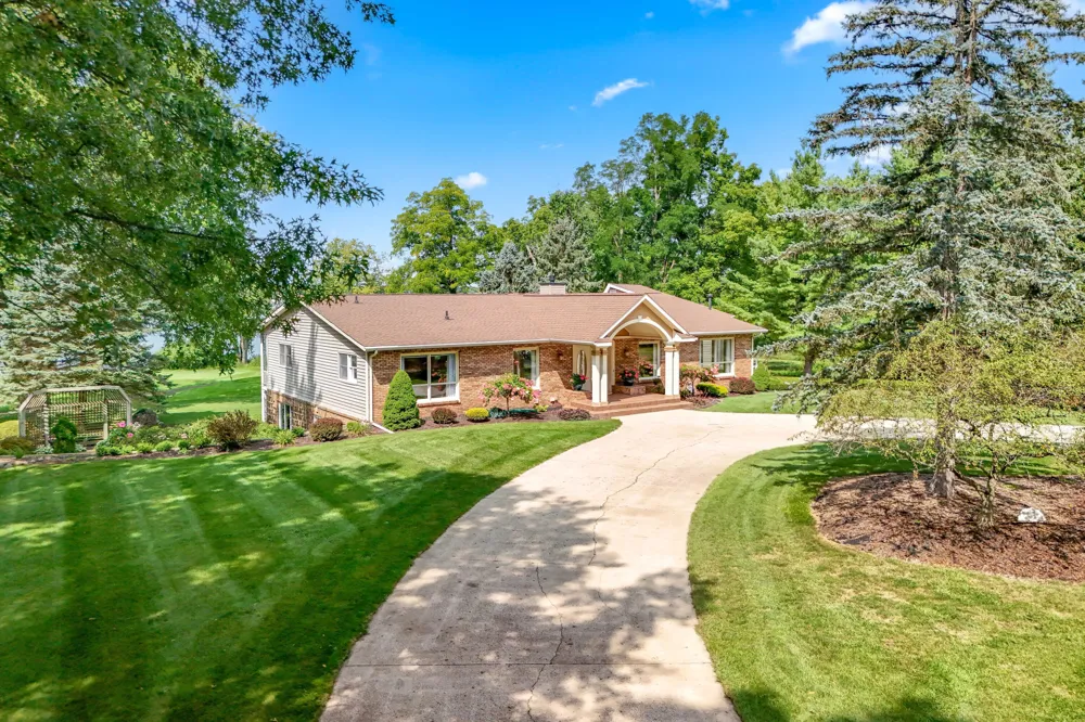 686 Leonard Drive Coldwater City, MI 49036