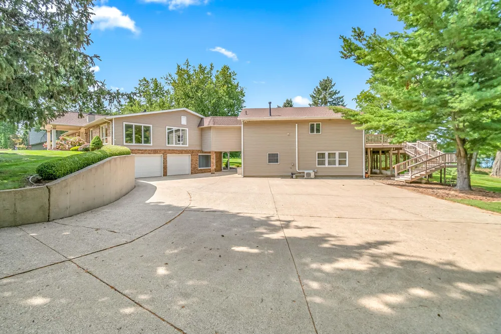 686 Leonard Drive Coldwater City, MI 49036
