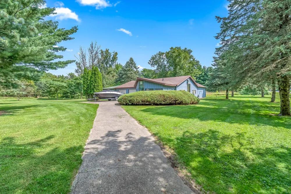 686 Leonard Drive Coldwater City, MI 49036