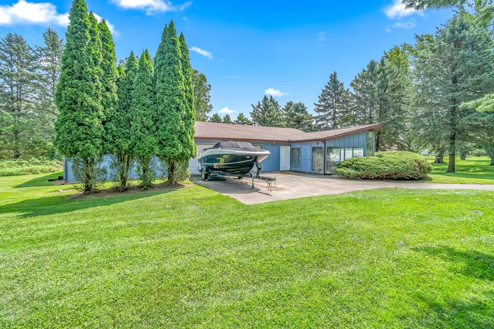 686 Leonard Drive Coldwater City, MI 49036