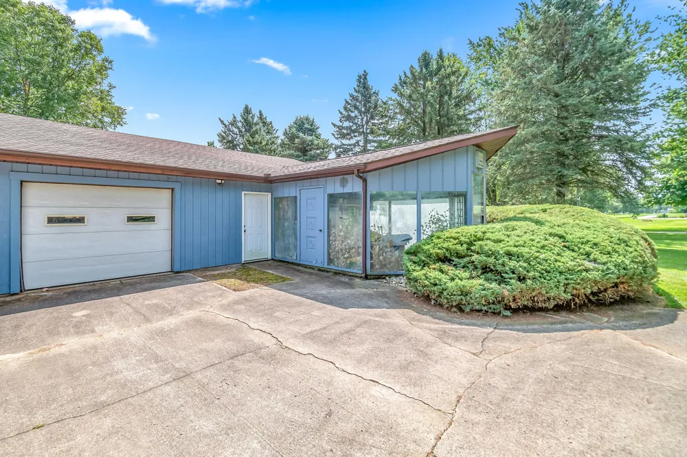 686 Leonard Drive Coldwater City, MI 49036