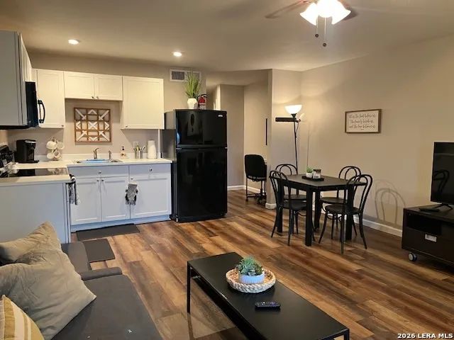 943 Parkview Unit APT C3 Canyon Lake, TX 78133