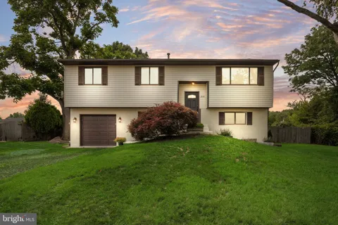 841 CHESTNUT AVENUE