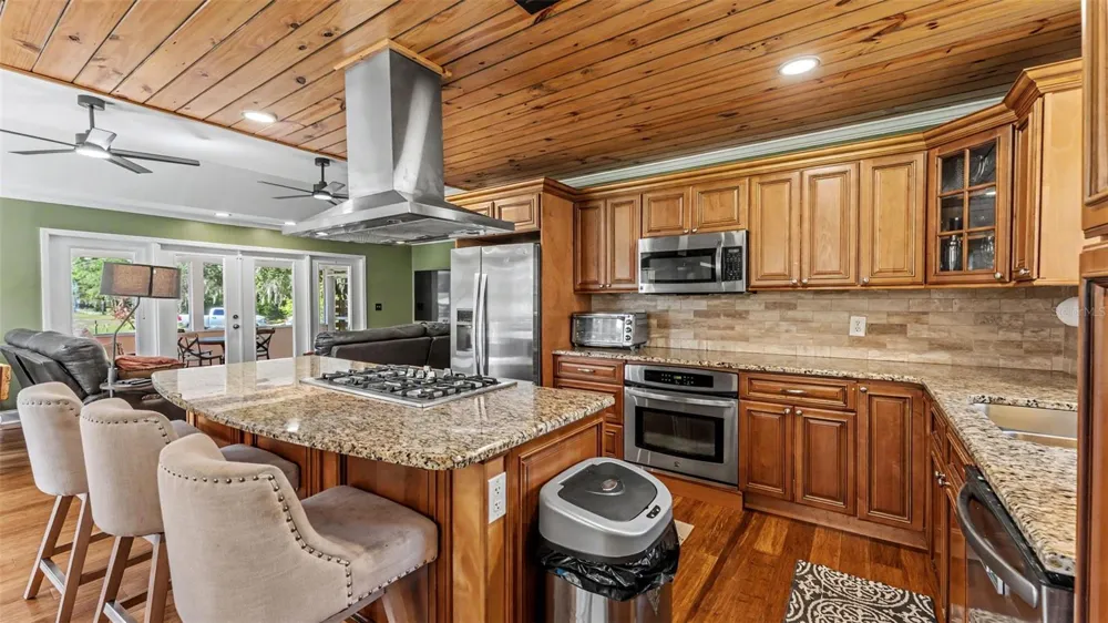 Address Not Shown Polk City, FL 33868