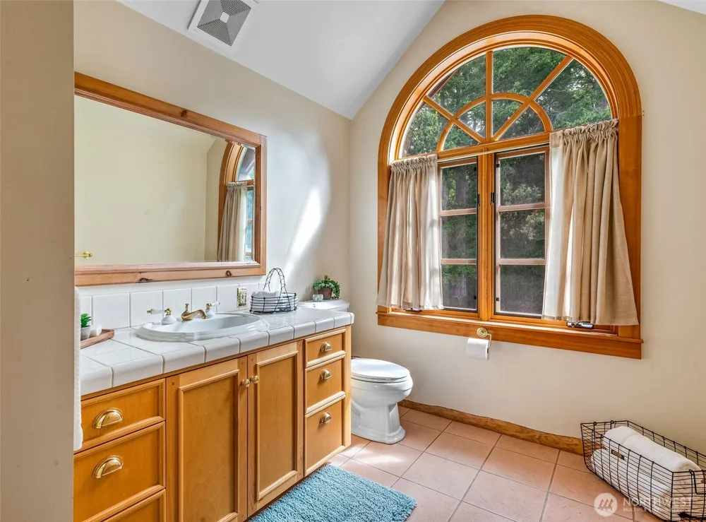 53 Combs Place Port Townsend, WA 98368