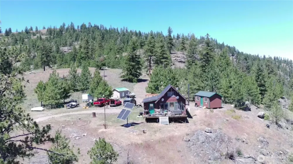 132 W Cayuse Mtn Road Tonasket, WA 98855