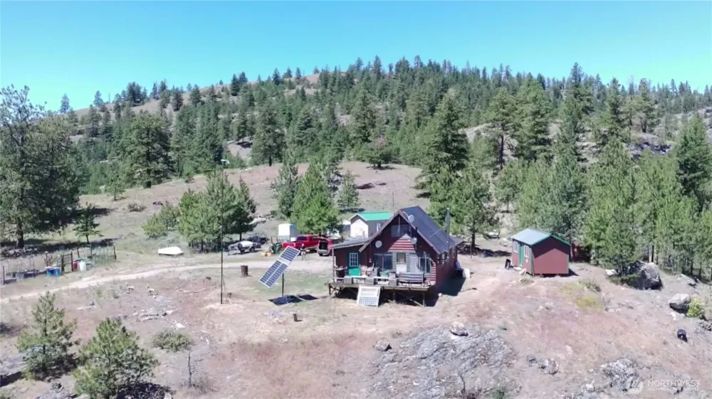 132 W Cayuse Mtn Road Tonasket, WA 98855
