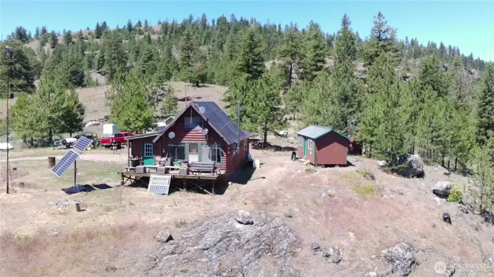 132 W Cayuse Mtn Road Tonasket, WA 98855
