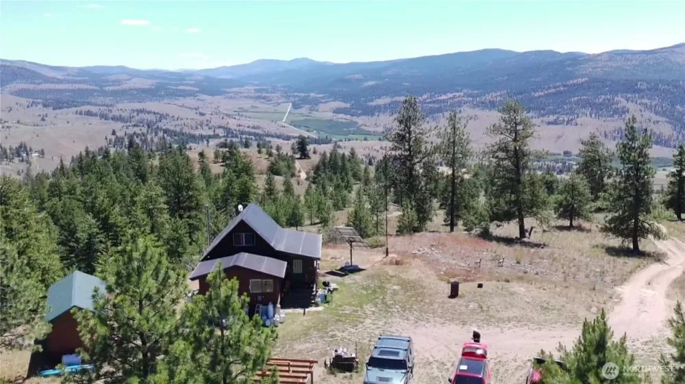 132 W Cayuse Mtn Road Tonasket, WA 98855