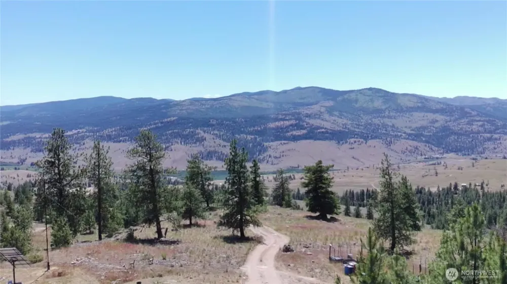 132 W Cayuse Mtn Road Tonasket, WA 98855