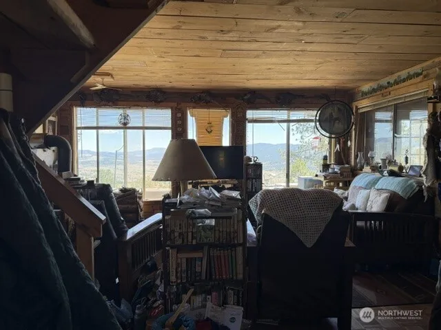 132 W Cayuse Mtn Road Tonasket, WA 98855
