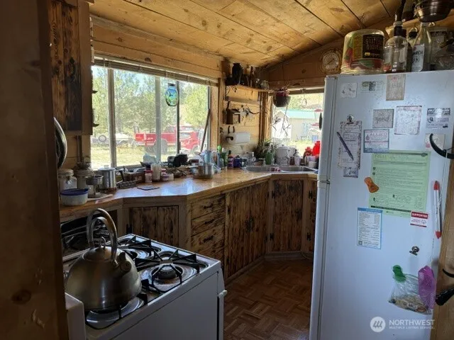 132 W Cayuse Mtn Road Tonasket, WA 98855