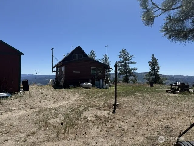 132 W Cayuse Mtn Road Tonasket, WA 98855