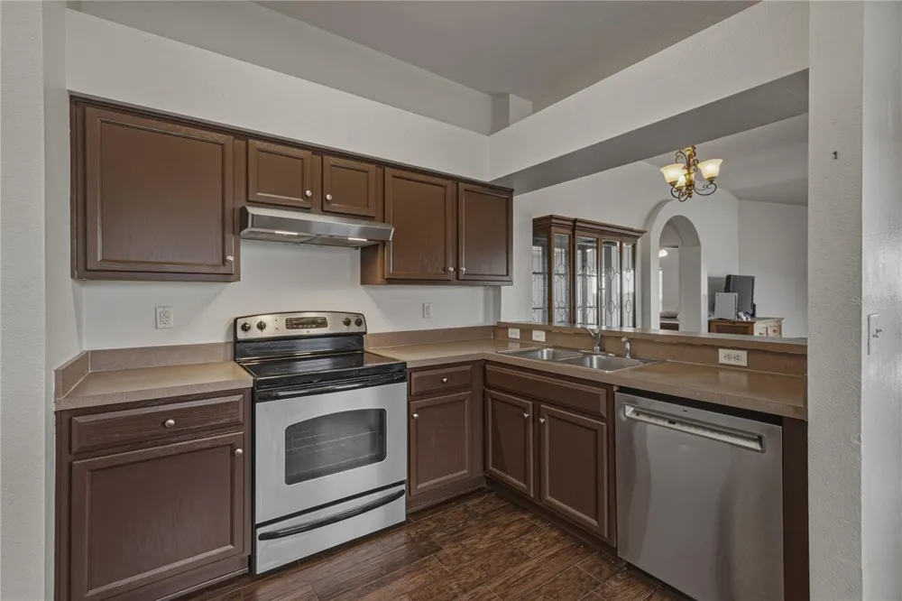 7552 JENO STREET Zephyrhills, FL 33540