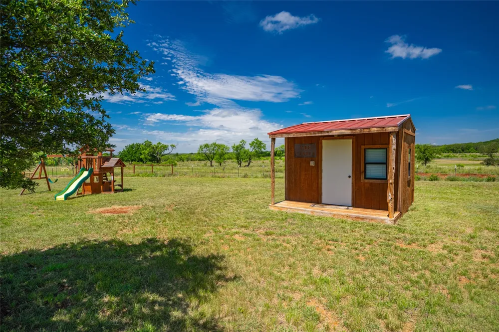 790 CR 490 Novice, TX 79538