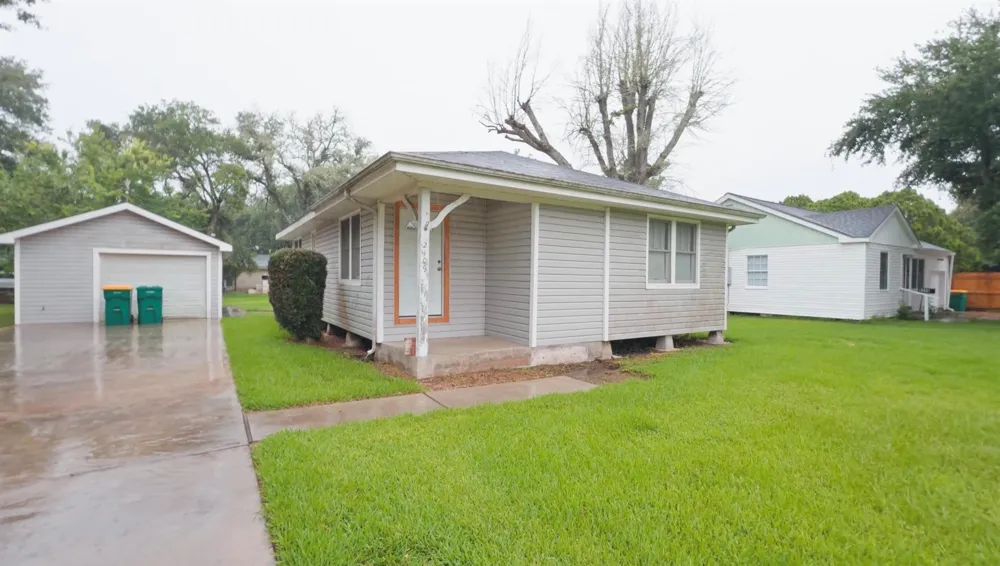 2109 Magnolia Drive La Marque, TX 77568