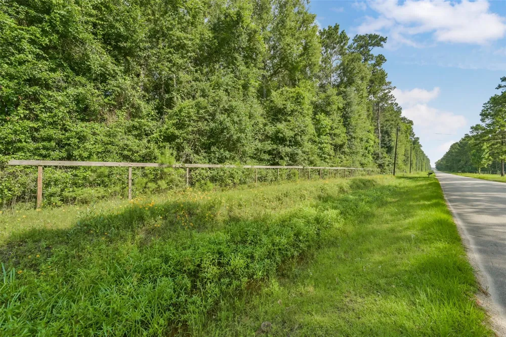 1706 County Road 3011 Dayton, TX 77535